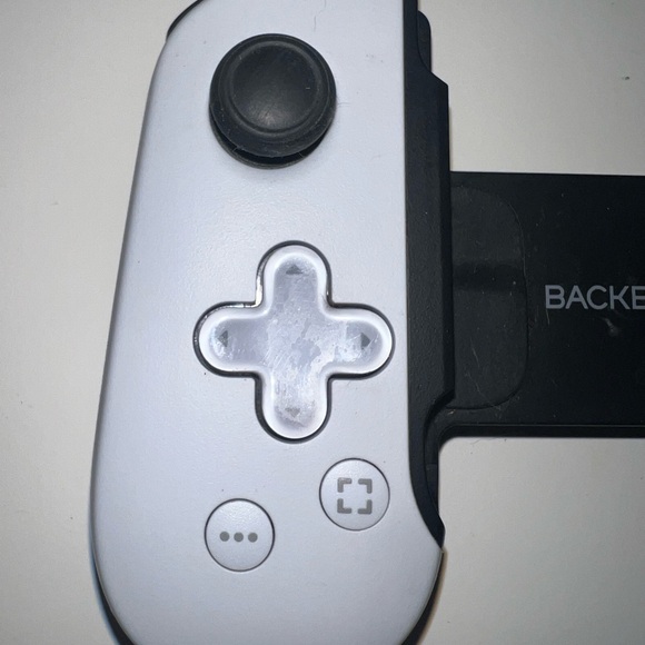 Backbone White Handheld Console Controller - Picture 4 of 4
